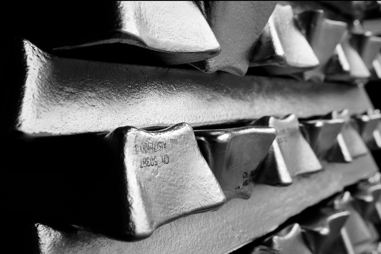 Aluminium ingots