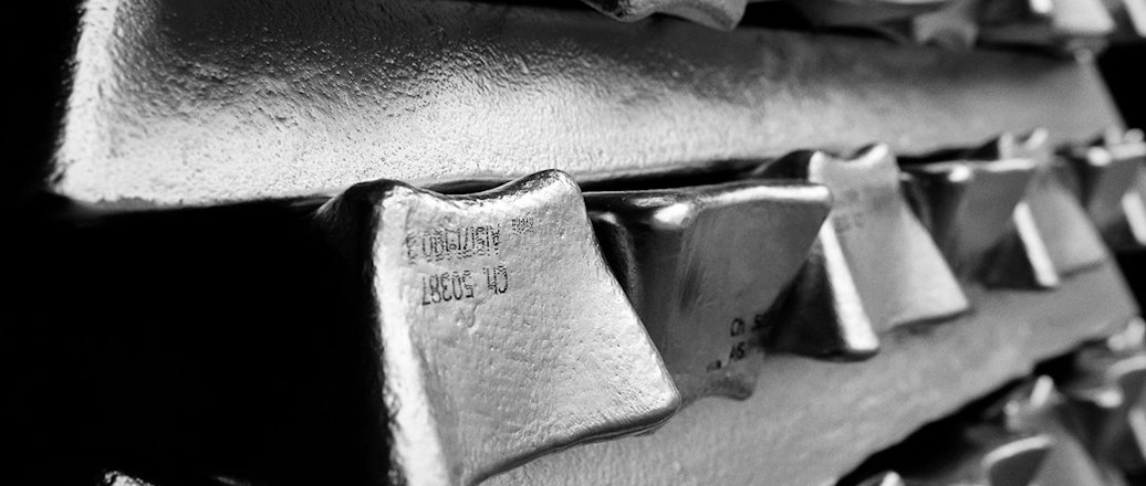 Aluminium ingots