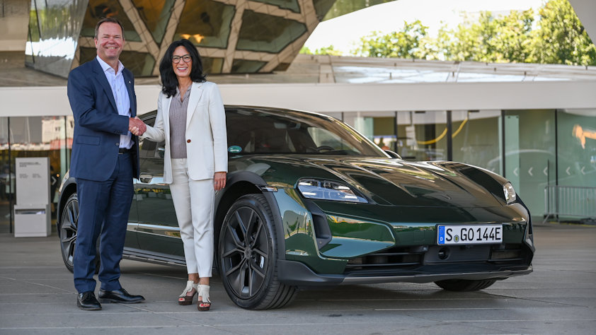 Eivind Kallevik, President and CEO of Hydro and Barbara Frenkel Executive Board Member for Procurement at Porsche AG