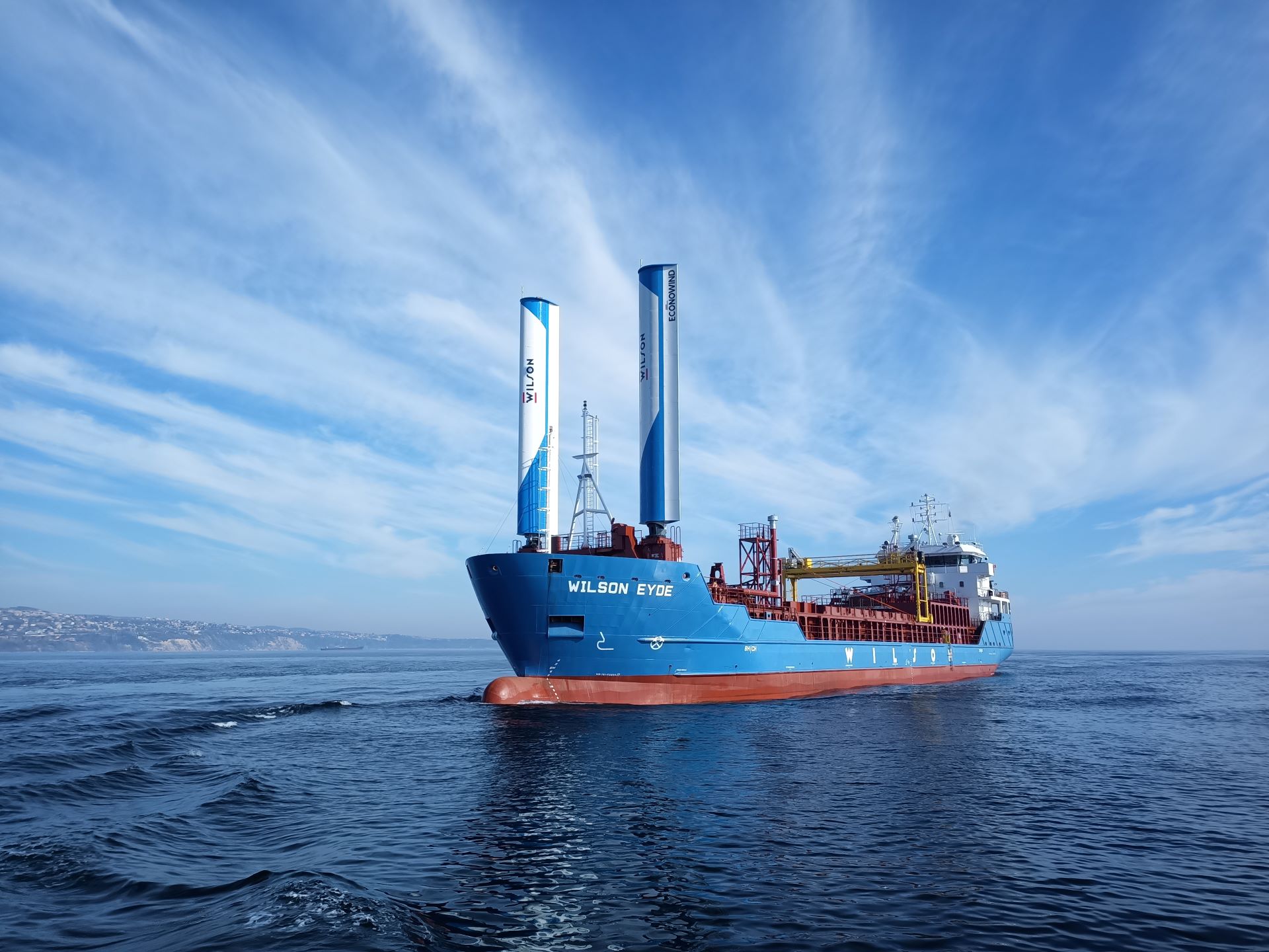 "Wilson Eyde" uses wind assisted propulsion to transport pitch used by Hydro in primary aluminium production.  