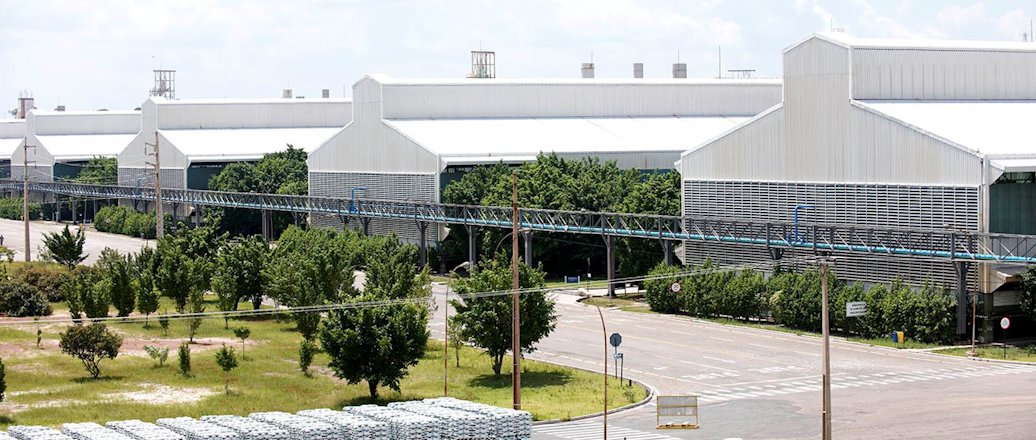 Vista lateral das reduções da Albras.