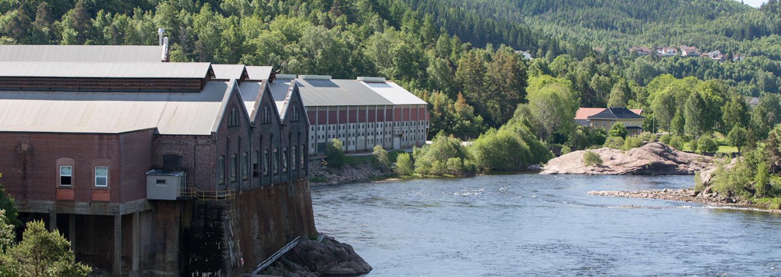 Industrial buildings next to the river at Vigelands Brug