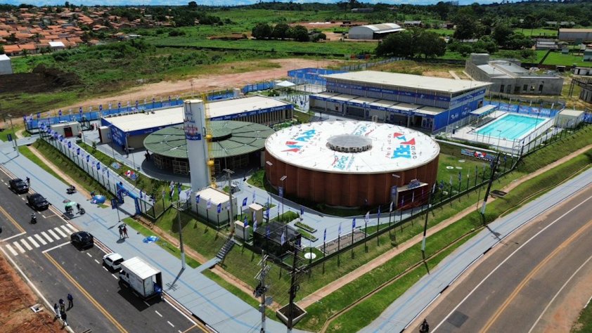 a large round building with a circular roof