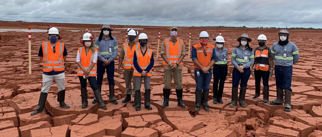 Participantes do simulado na barragem